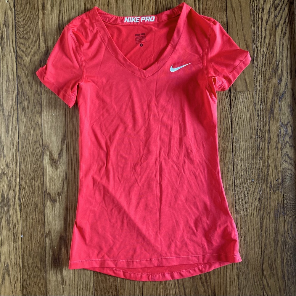 EUC Nike Pro athletic top size small